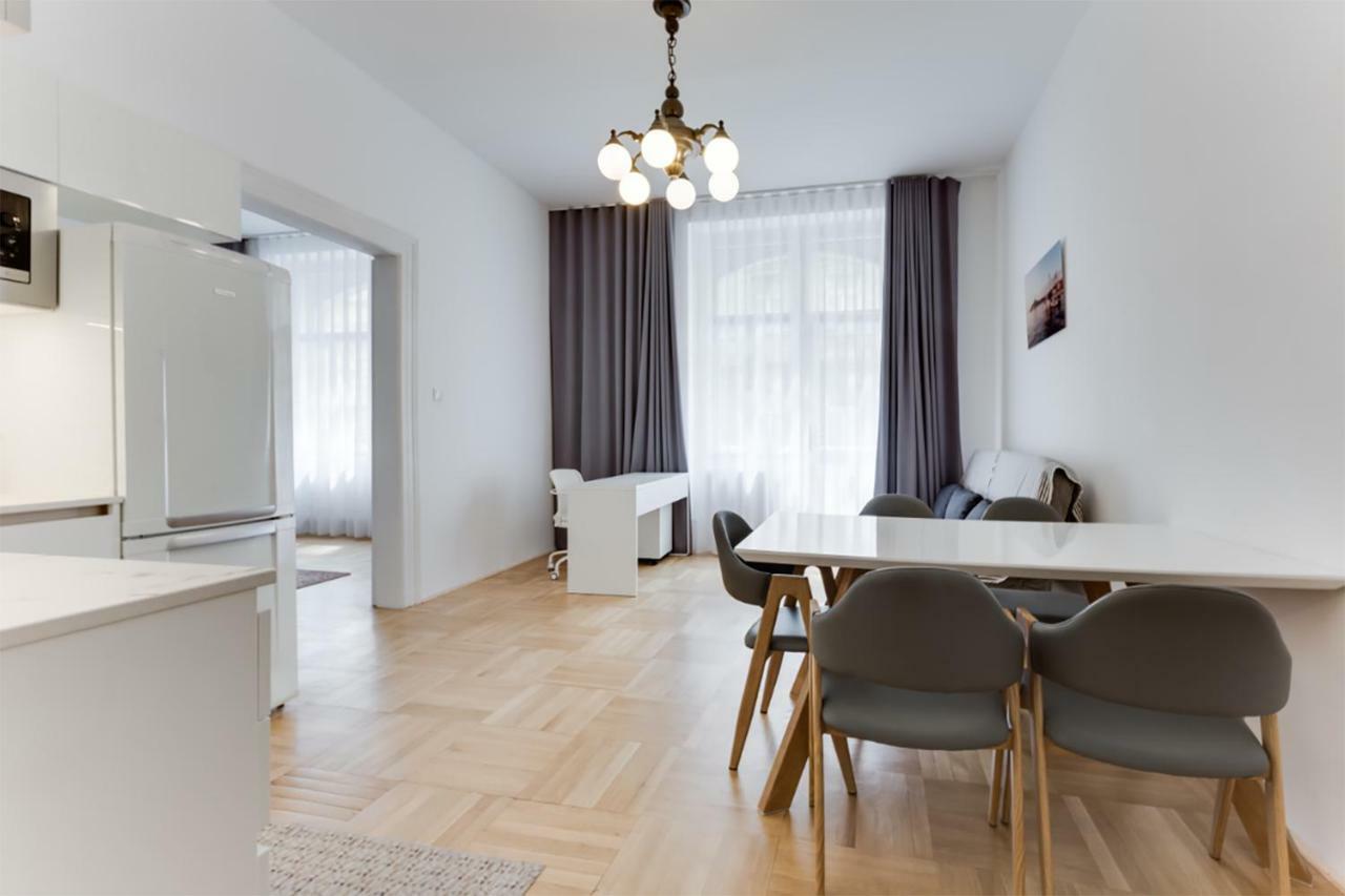 The Dancing House Residence, Two Bedroom Apartment With Balcony Near River! Praga Esterno foto